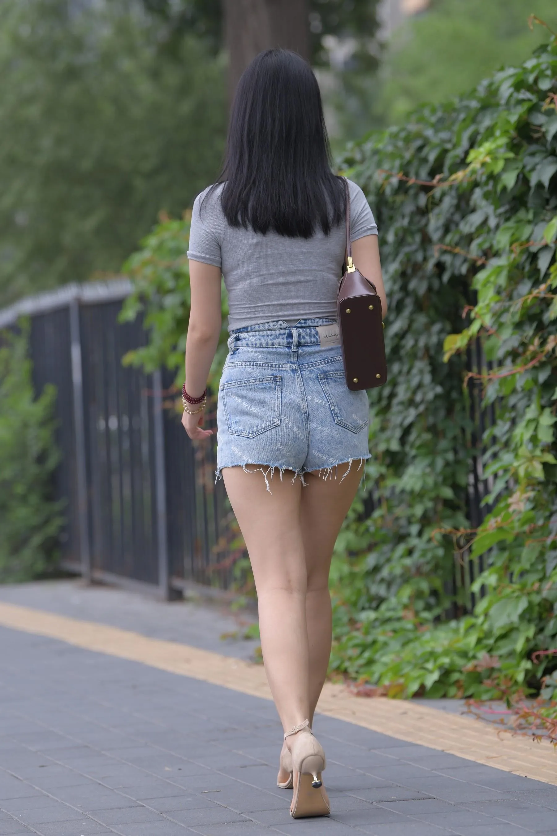 魔镜街拍 NO.169 一只麋鹿摄影-牛仔短裙美女 [235P]插图6